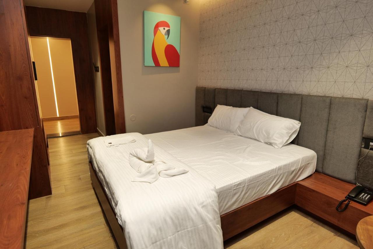 V Hotel Brahmapur Ngoại thất bức ảnh
